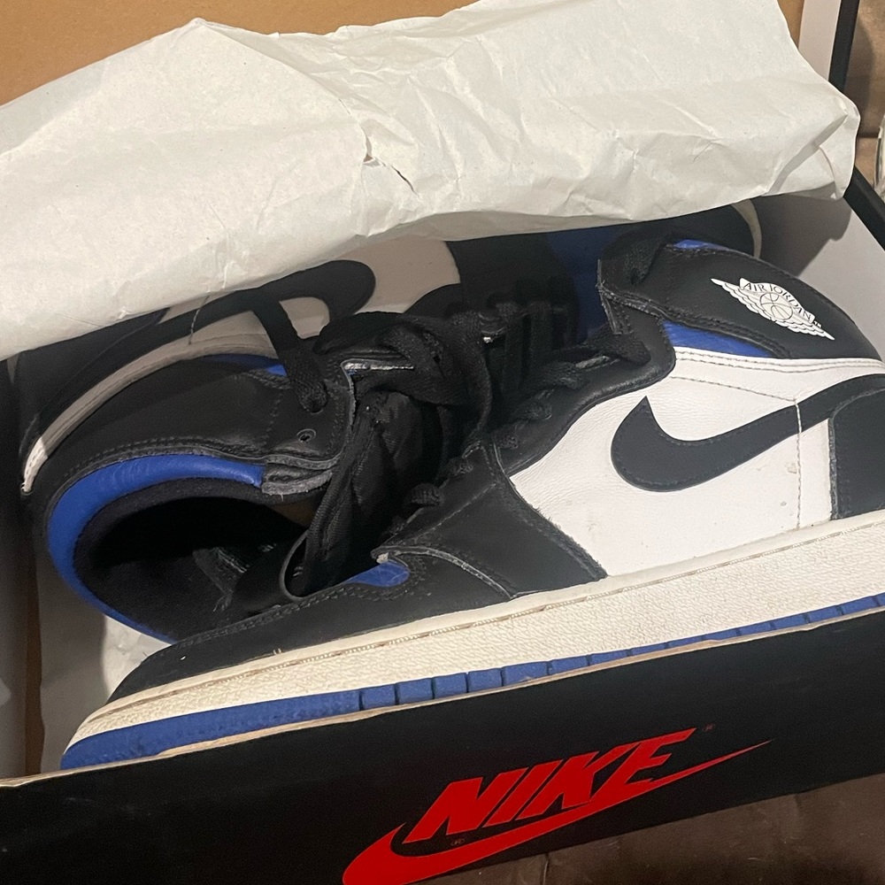 Nike High Top Air Jordan 1 Mid Shoe
